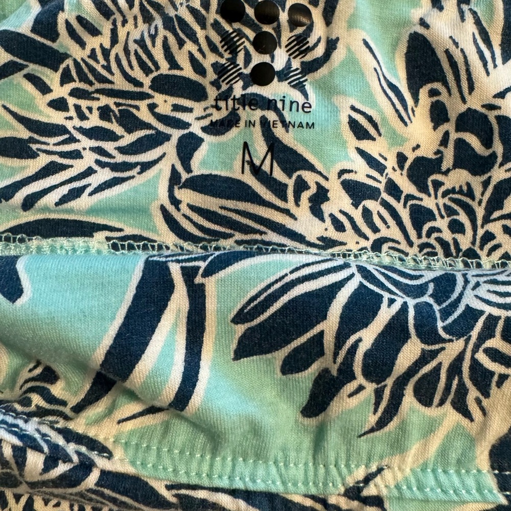 Title Nine skirt, size M. Very gently worn.